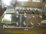 เครื่องทำน้ำผลไม้ Homogenizer ประหยัดพลังงาน 4000L / H แรงดันสูงพร้อมลูกสูบ 3 ตัว